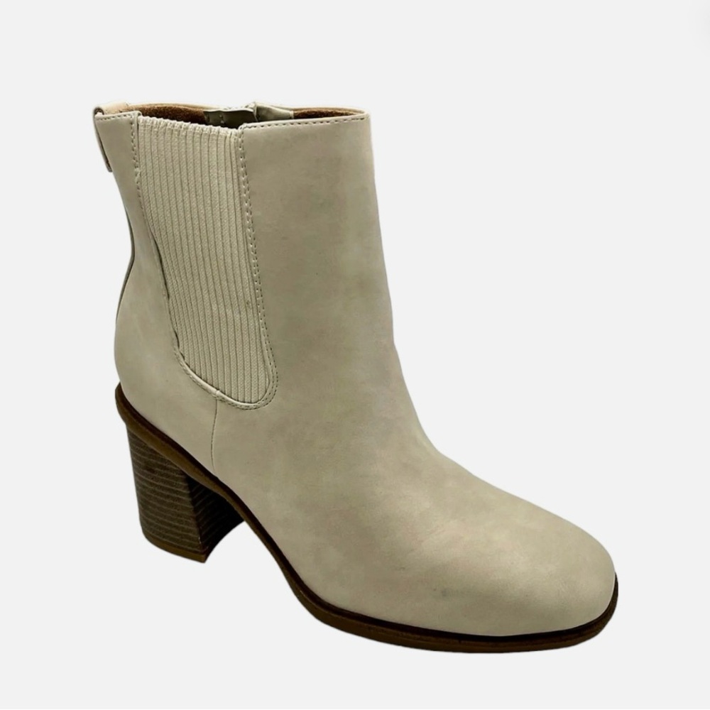 Dr. Scholl's Cream Ankle Boots with Sleek Design